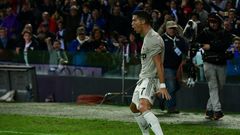 Cristiano Ronaldo celebrates his goal