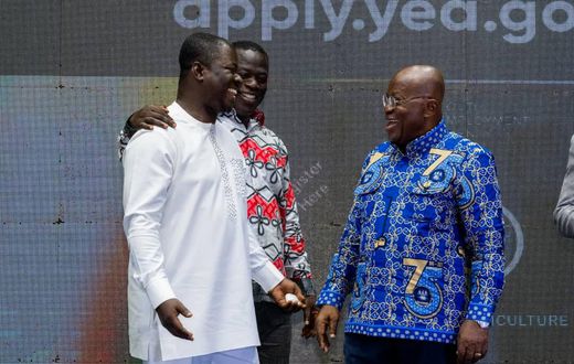 Nana Addo with YEA officials