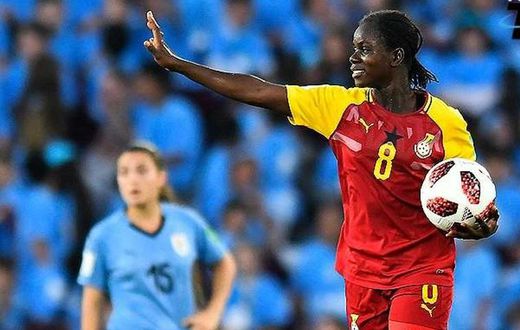 Mukarama-Abdulai-celeb-Ghana-vs-Uruguay2