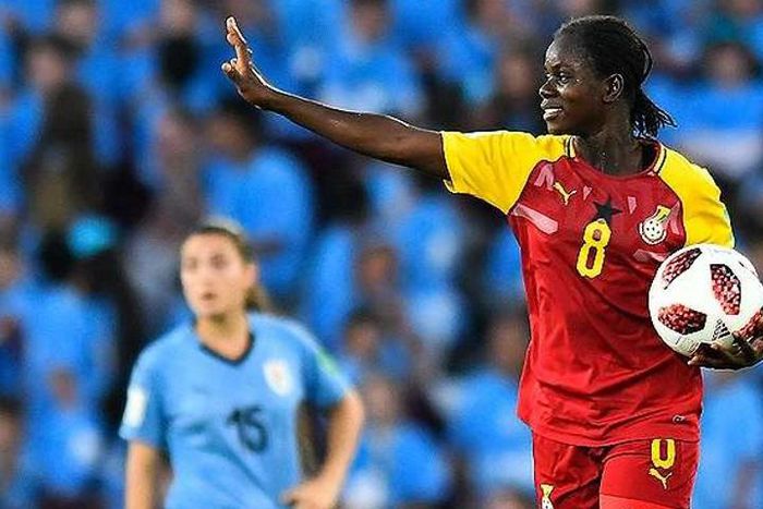 Mukarama-Abdulai-celeb-Ghana-vs-Uruguay2