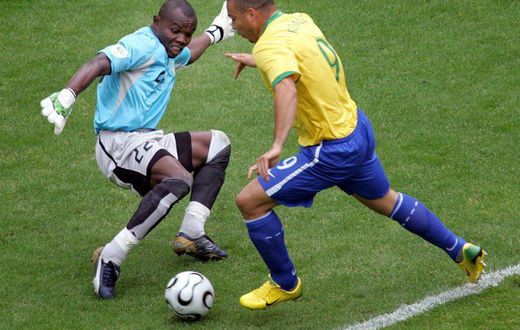 Asamoah Gyan picks Brazilian Ronaldo is the greatest player of all time