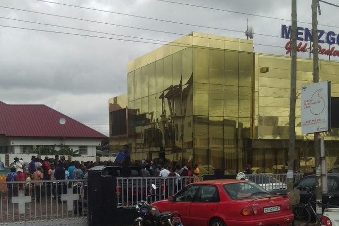 ___8944240___2018___10___5___22___customers-of-Menzgold-3