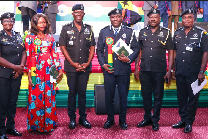 Police congratulates two of their officers for receiving national award