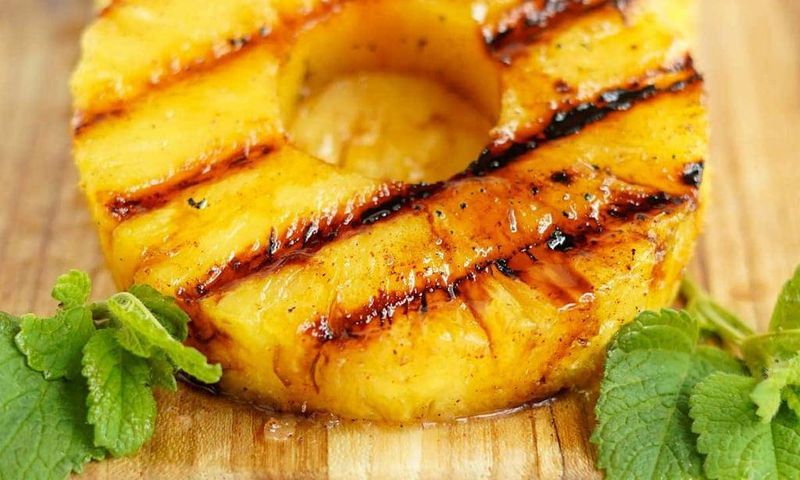 Fried pineapple rings