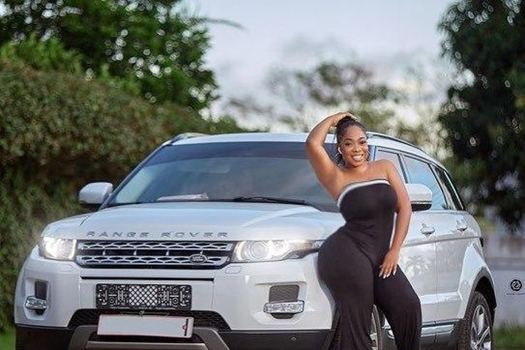Moesha Buodong buys Ghc 261k Range Rover evoque