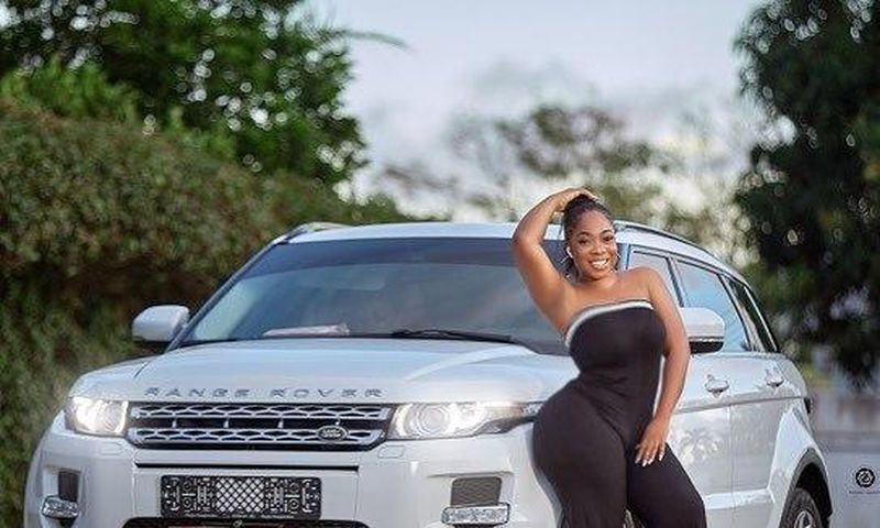 Moesha Buodong buys Ghc 261k Range Rover evoque