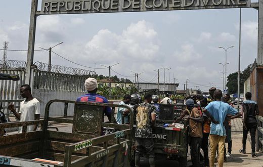 Elubo border