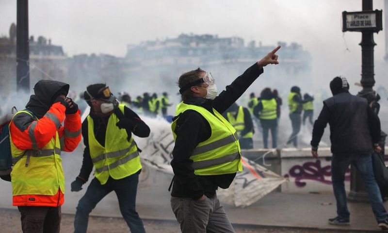 Paris demo mask