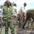 ‘Leave me alone’ - President Ruto screams at his men for trying to save him from falling