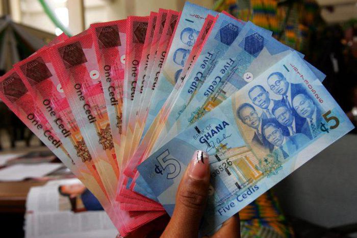 Residents in shock as a strange rich man keeps paying their debts and dropping money envelopes at their doorsteps (video)