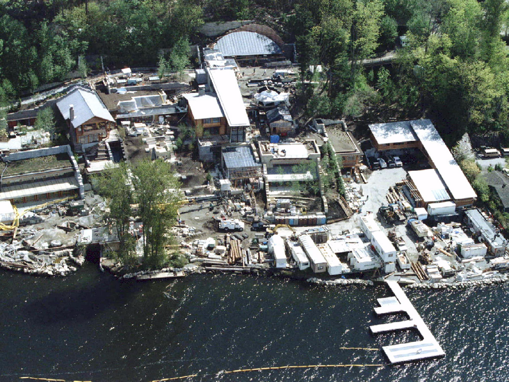 19 crazy facts about Bill Gates' $127 million mansion (MSFT)