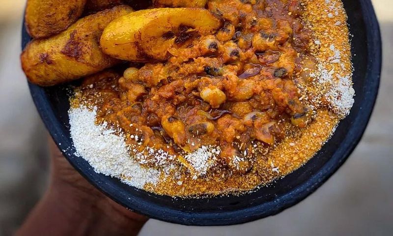 Gobe (Gari and beans)
