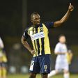 Usain Bolt has been offered the chance to train with the Central Coast Mariners in his bid to become a professional footballer