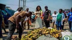 Selling food on bare floor