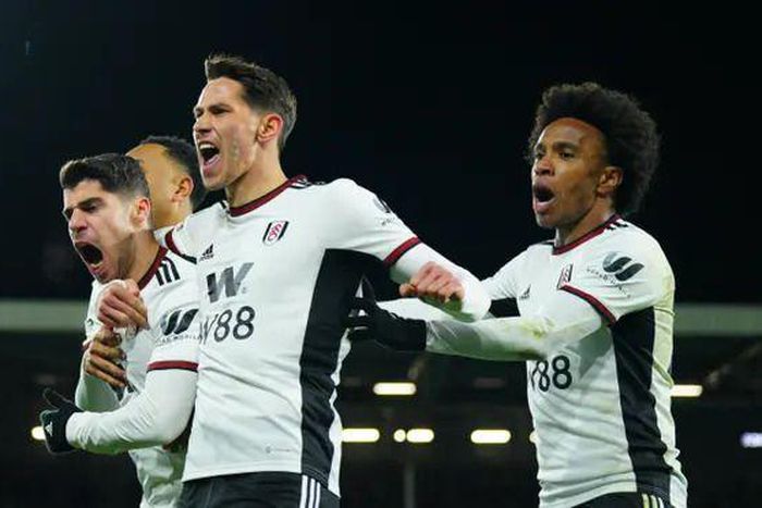 Solomon rescues point for Fulham to keep top-four hopes alive