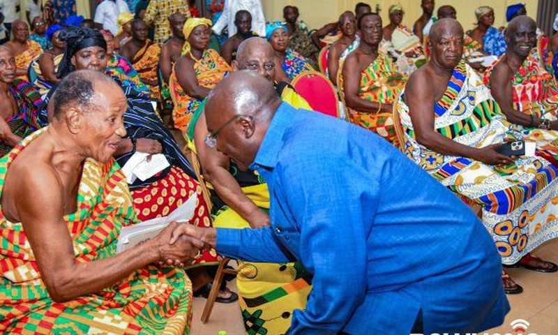 Dr Mahamudu Bawumia with Ahafo Regional House of Chiefs