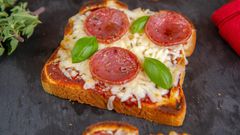 Pizza toast [Martin's famous potato rolls and bread]