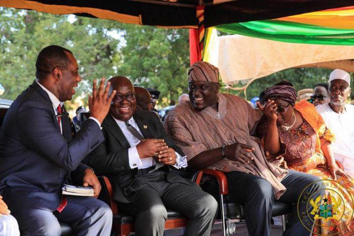 ___9095290___2018___11___12___10___NANA-NAPO-696x464