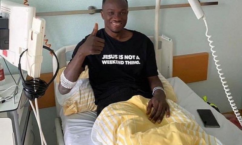 Photo shows Raphael Dwamena stable and responding to treatment after collapsing during match