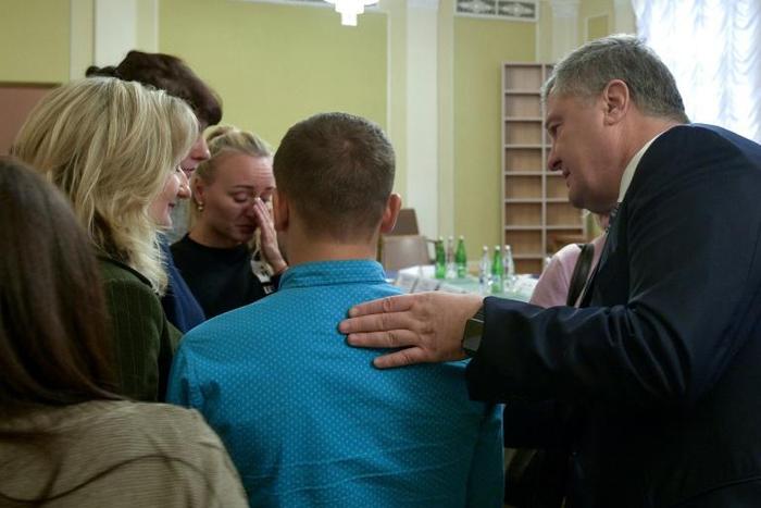 Ukraine President Petro Poroshenko has vowed to bring the sailors home