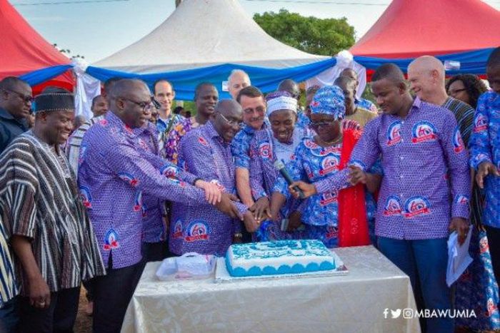___9099504___2018___11___13___11___bawumia-celebrate