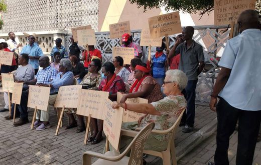 Its day 4 as pensioner bondholders return to Finance Ministry to picket over DDEP