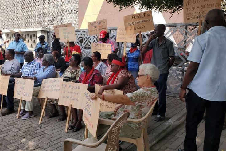 Its day 4 as pensioner bondholders return to Finance Ministry to picket over DDEP