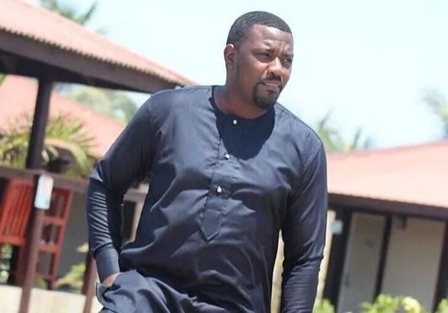 John Dumelo