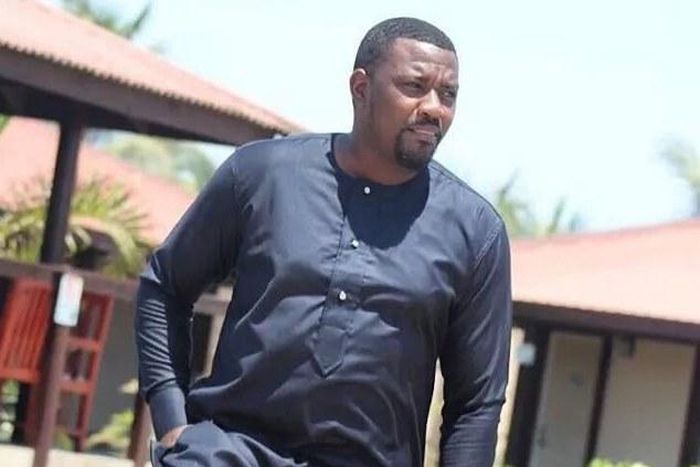 John Dumelo