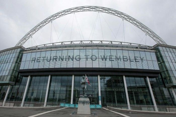 Fulham owner Shahid Khan has pulled out of a plan to buy London's Wembley Stadium