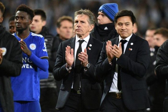 Leicester City manager Claude Puel (centre) applauds fans following the Premier League match against Burnley at the King Power Stadium