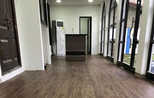10 reasons to choose vinyl tiles over ceramic tiles