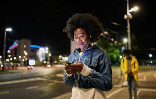 Signs you have a stalker [istockphoto]