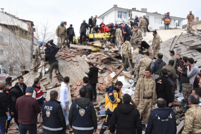 Magnitude 5.6 quake hits Turkey in latest major aftershock