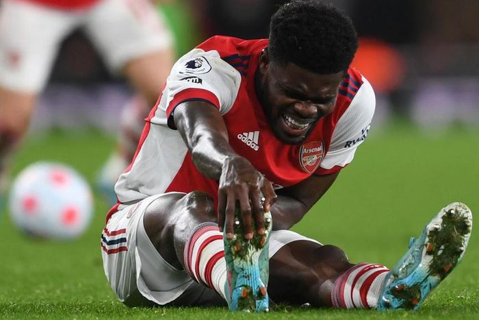 Thomas Partey misses Arsenal vs Sevilla Champions League game due to muscle injury