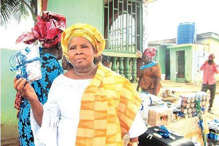 ___9036621___2018___10___28___14___Bride-3