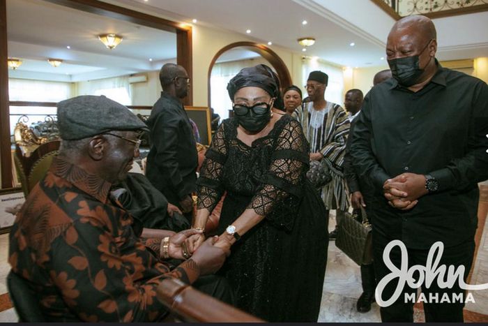 Mahama mourns with Kufour over death of his wife