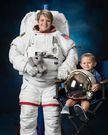 Astronaut Anne McClain brought her 4-year-old son to a NASA photo shoot before flying to the space station, and the pictures will melt your heart
