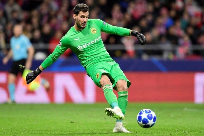 Borussia Dortmund's Swiss goalkeeper Roman Buerki has been ruled out of Saturday's Bundesliga clash agaisnt reigning champions Bayern Munich, according to a report.