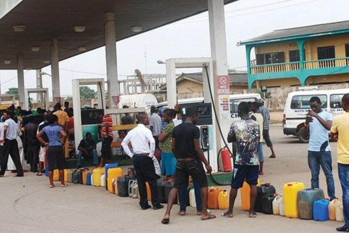 Queue for fuel in Nigeria