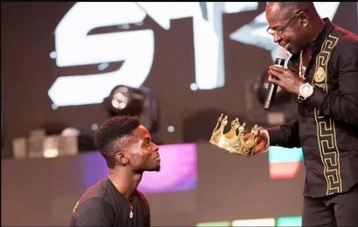 Amakye Dede says he was forced to crown Kuami Eugene ‘King of Highlife’