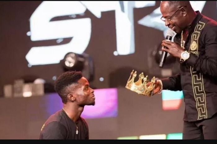 Amakye Dede says he was forced to crown Kuami Eugene ‘King of Highlife’