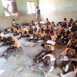 Pupils sit on bare floor to study Picture credit: Ernesto El-Ghandi of Narrative Changers