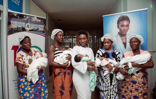 Wendy Shay marks birthday with donation to patients at Korle Bu hospital