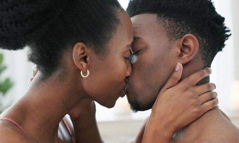 How to kiss passionately [kibanastores]