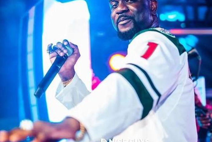 How to dress like Sark