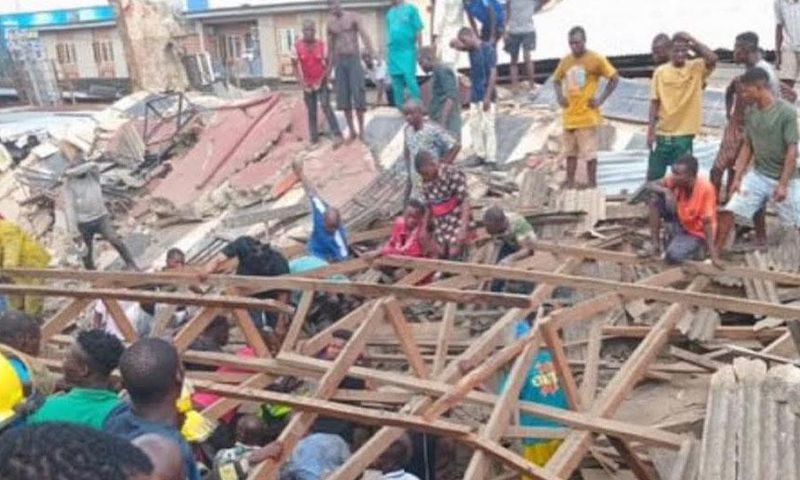 The mosque situated at 64 Shotinoye Street, Papa Ajao area in Mushin recently collapsed killing one person. [Guardian]