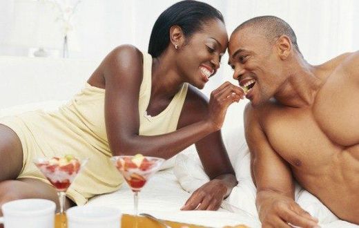 ___8694927___2018___8___6___13___black-couple-bed