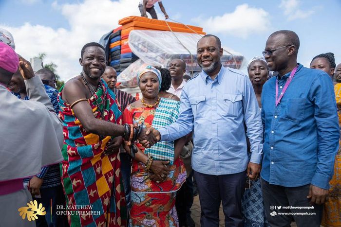 Matthew Opoku Prempeh visits communities affected by Akosombo dam spillage