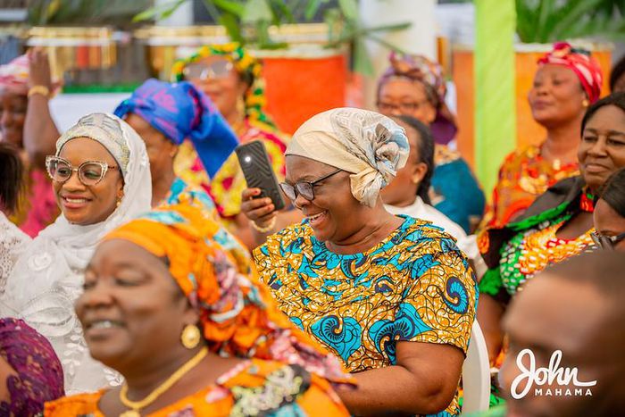 Lordina Mahama meets Kumasi market queens to discuss their concerns